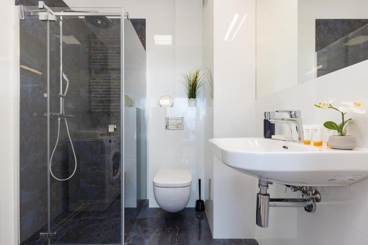 Warszawa Srodmiescie Bonifraterska Apartments By Noclegi Renters ภายนอก รูปภาพ